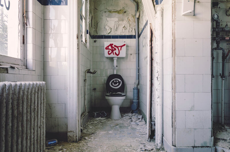 How To Clean Dirty Toilets
